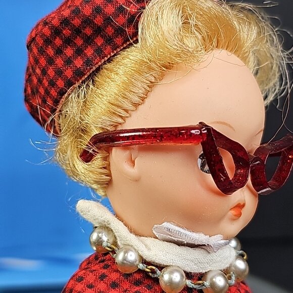 Vintage Cosmopolitan Ginger Doll All Original 7" with Original Box & Stand! - Picture 15 of 16